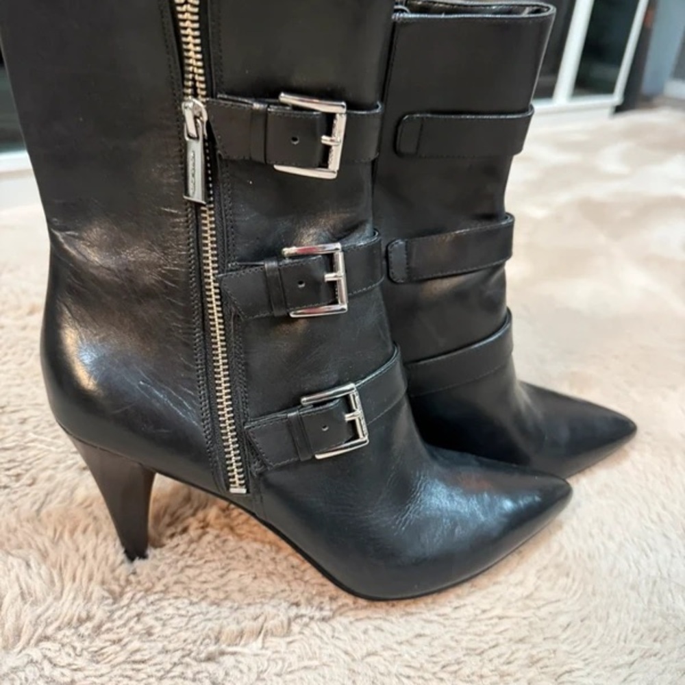 Chic Black Heeled Boots with Buckle Details